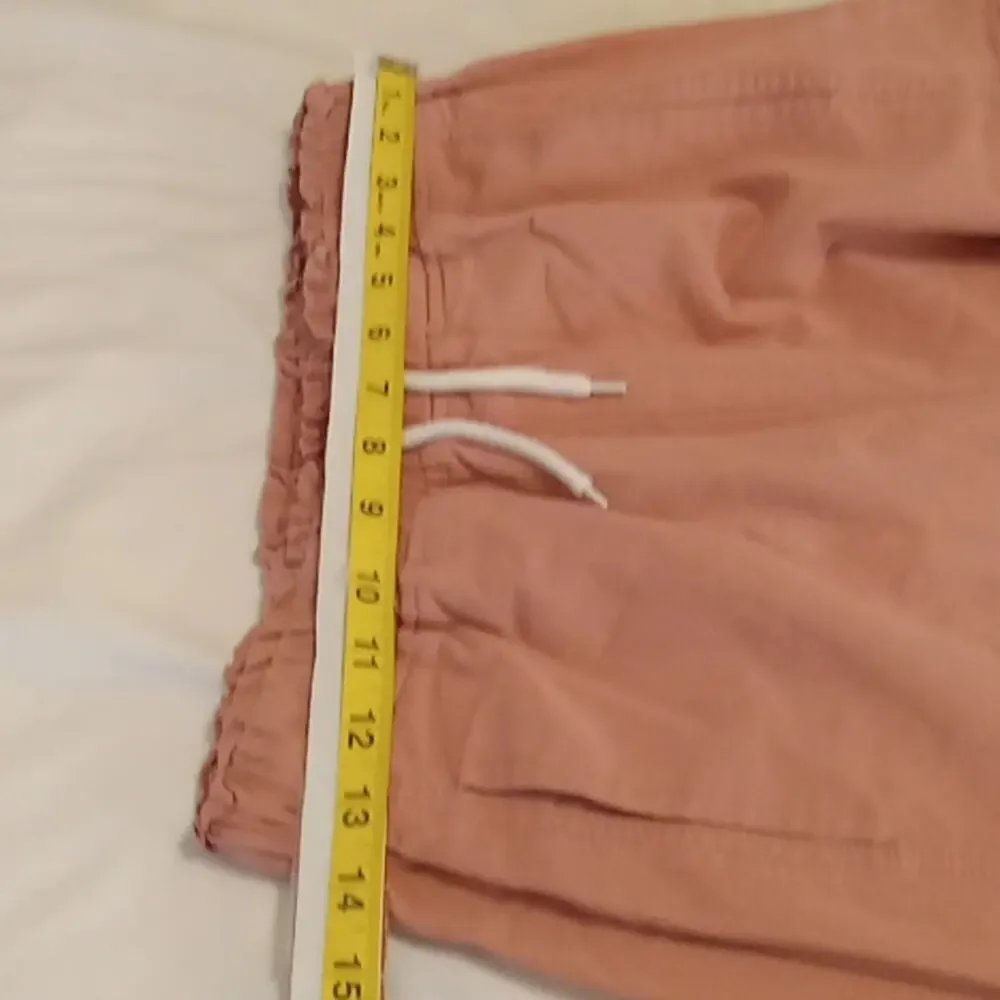 Sangtree Women's Medium pink cargo pants. Atleisure,Casual, Streetwear.